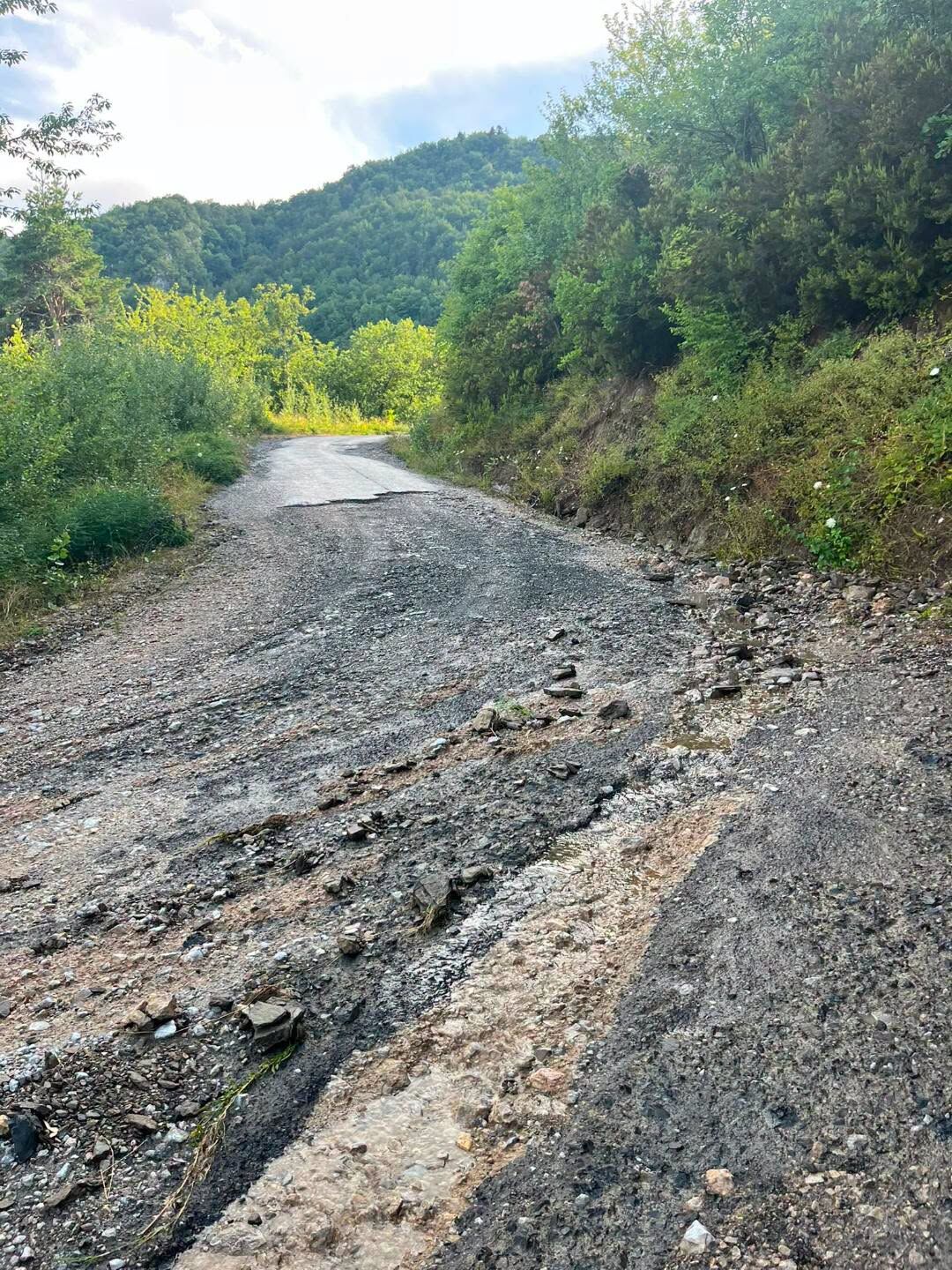 Bu Yol Yüzünden Köylerine Dönemiyorlar (3)