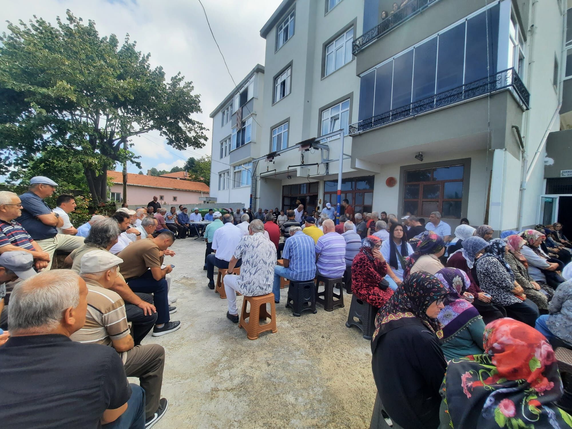 Cide'de Başkan Demir'in Halası Son Yolculuğuna Uğurlandı (1)