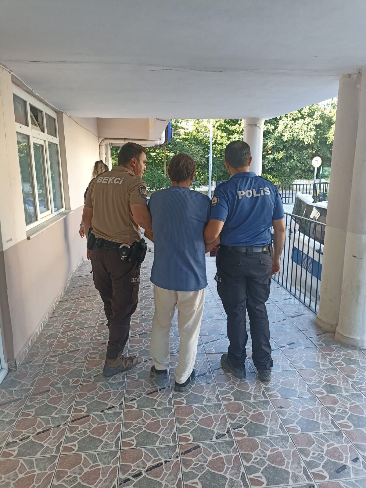 Cide’de Kavga Sırasında Pompalı Tüfekle Ateş Açtı Tutuklandı (1)-1