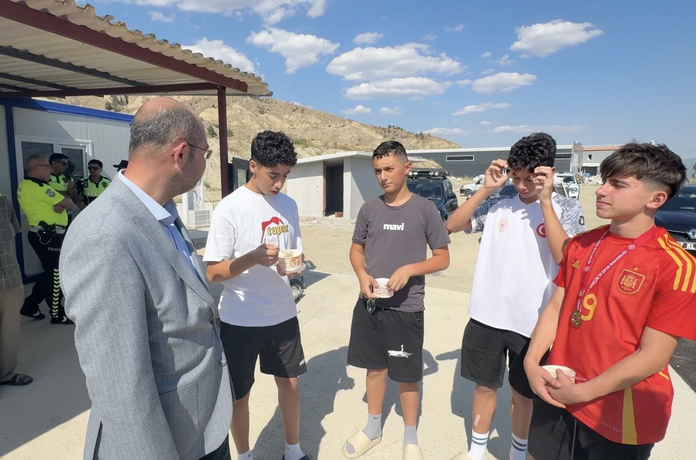 D 100 Kastamonu Geçişinde Sürücüleri Şoke Eden Sürpriz (2)