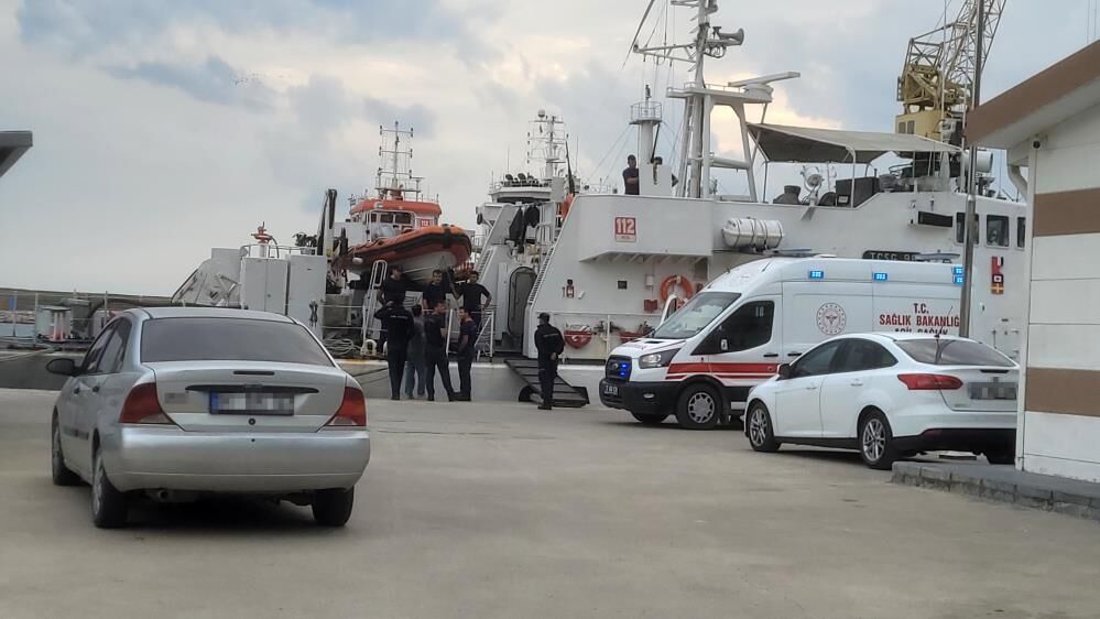 Karadeniz’de Facianın Kıyısından Dönüldü! 13 Kişi Kurtarıldı