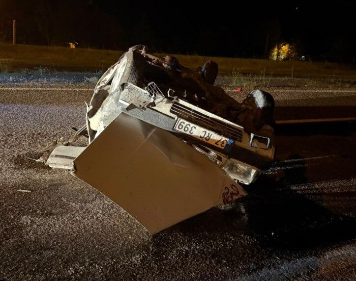 Kastamonu Plakalı Otomobil Karabük’te Takla Attı! (2)
