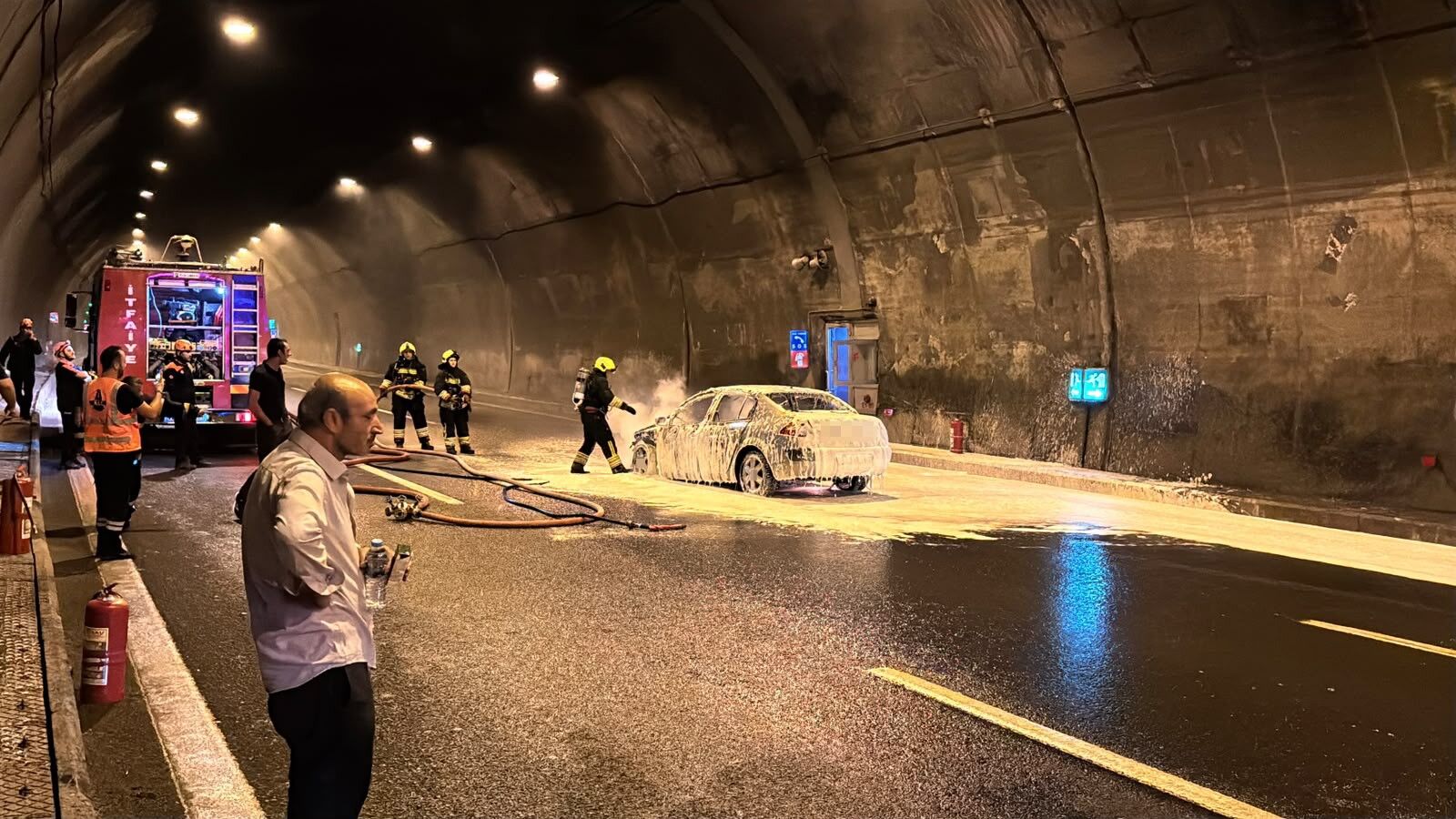 Kastamonu Plakalı Otomobil Tünelde Alev Topuna Döndü (2)