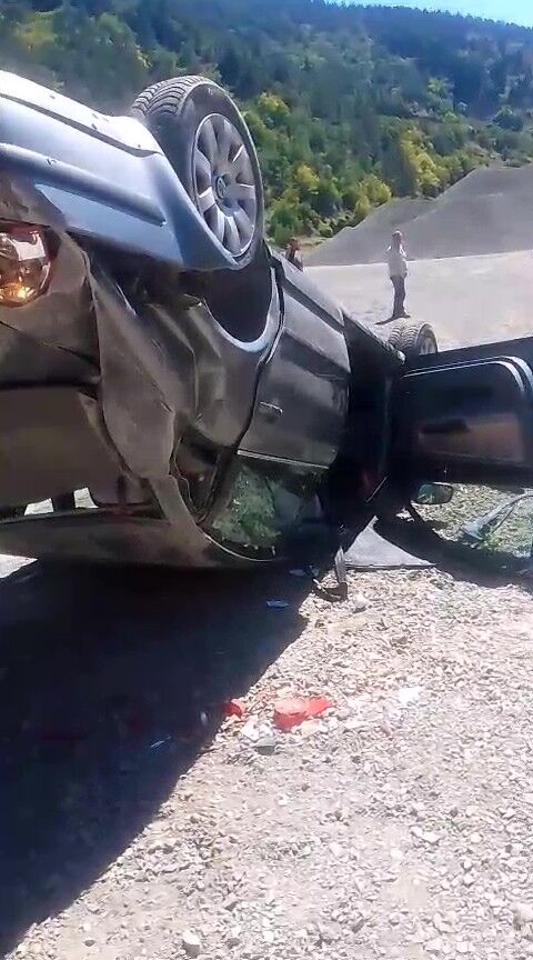 Kastamonu Yolunda Savrulan Araç Ters Döndü 1 Yaralı (1)