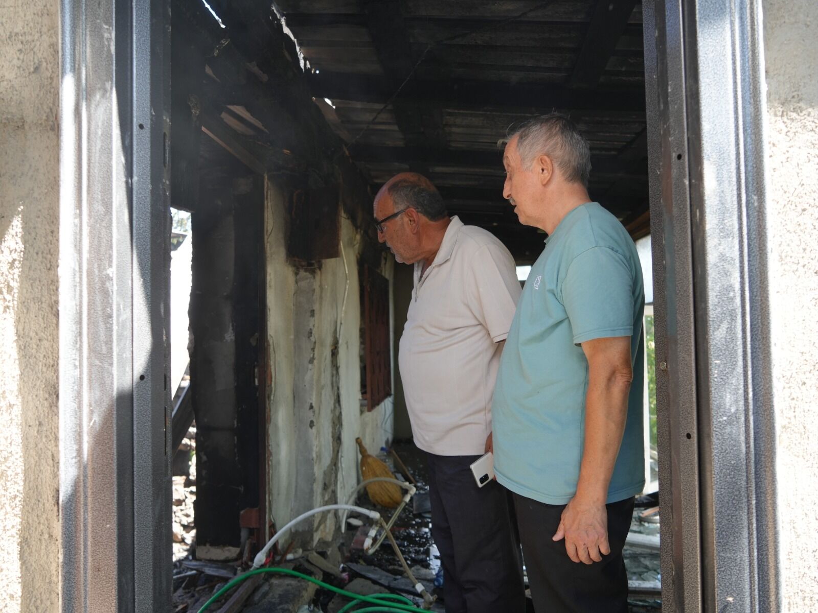 Kastamonu’da Ailenin Baba Ocağı Alevlere Teslim Oldu (4)