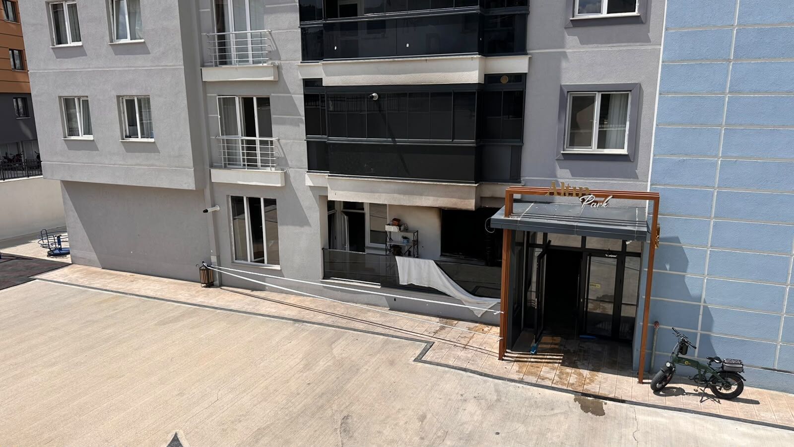 Kastamonu'da Çıkan Ev Yangınında Baba Oğul Yaralandı (1)