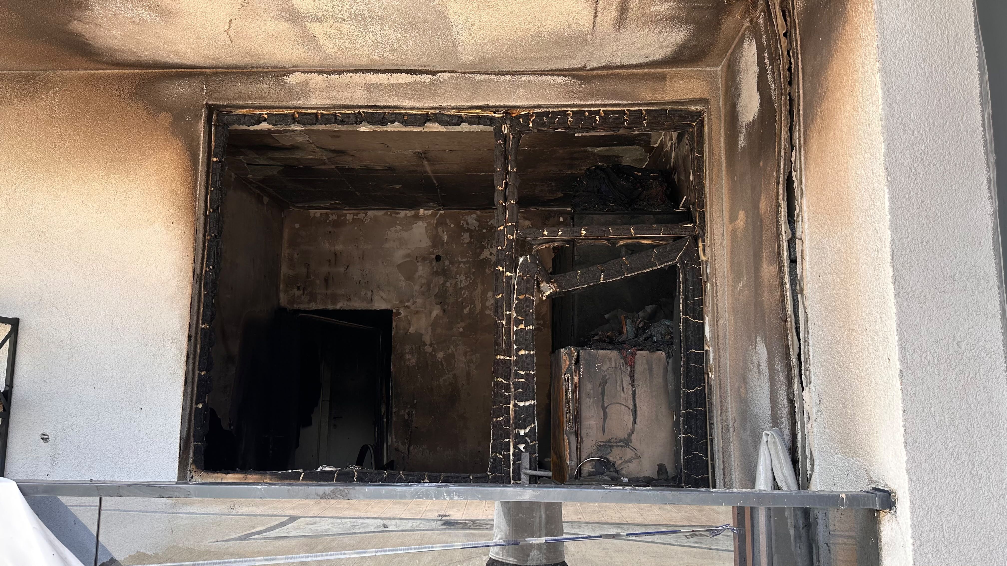 Kastamonu'da Çıkan Ev Yangınında Baba Oğul Yaralandı (4)