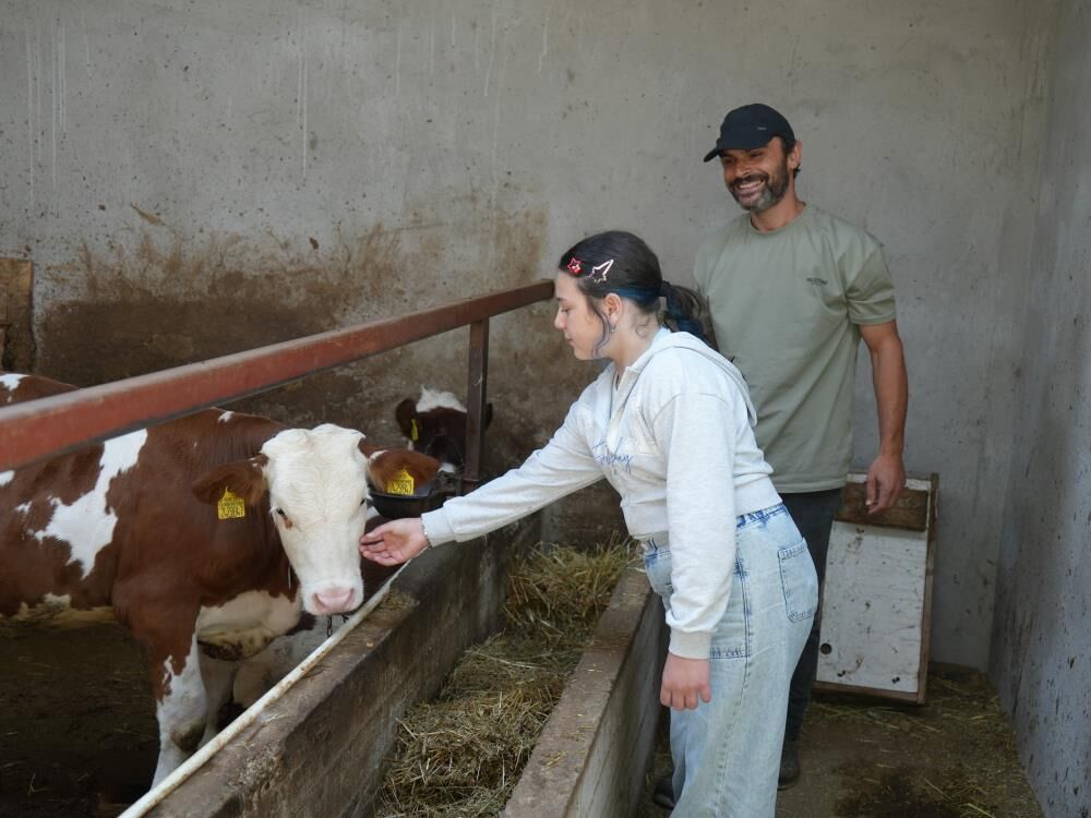 Kızları Için Şehri Bıraktılar, Köyde Yepyeni Hayat Kurdular
