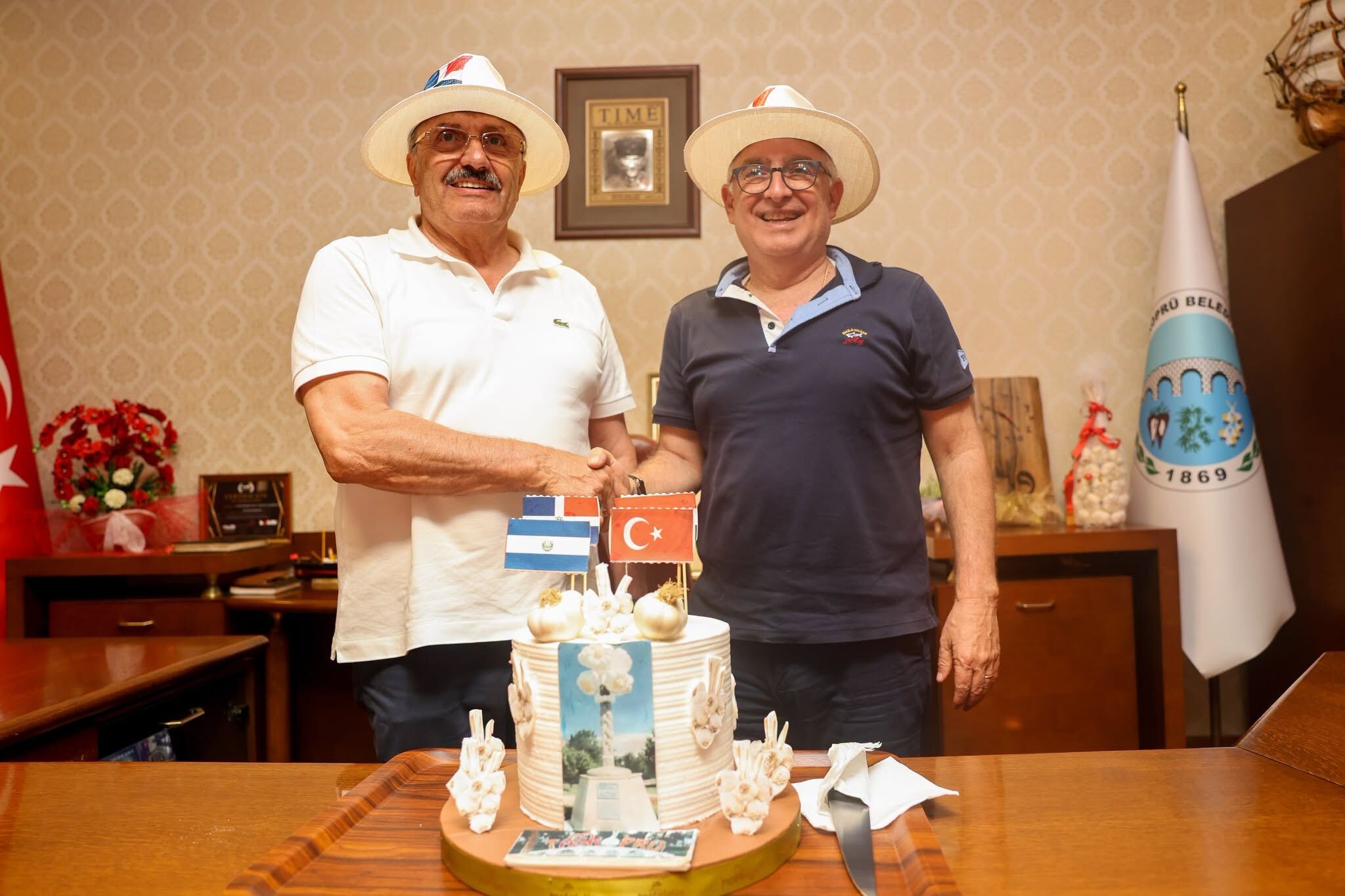 Kültürler Taşköprü'de Buluştu, Dostluk Pastası Kesildi1
