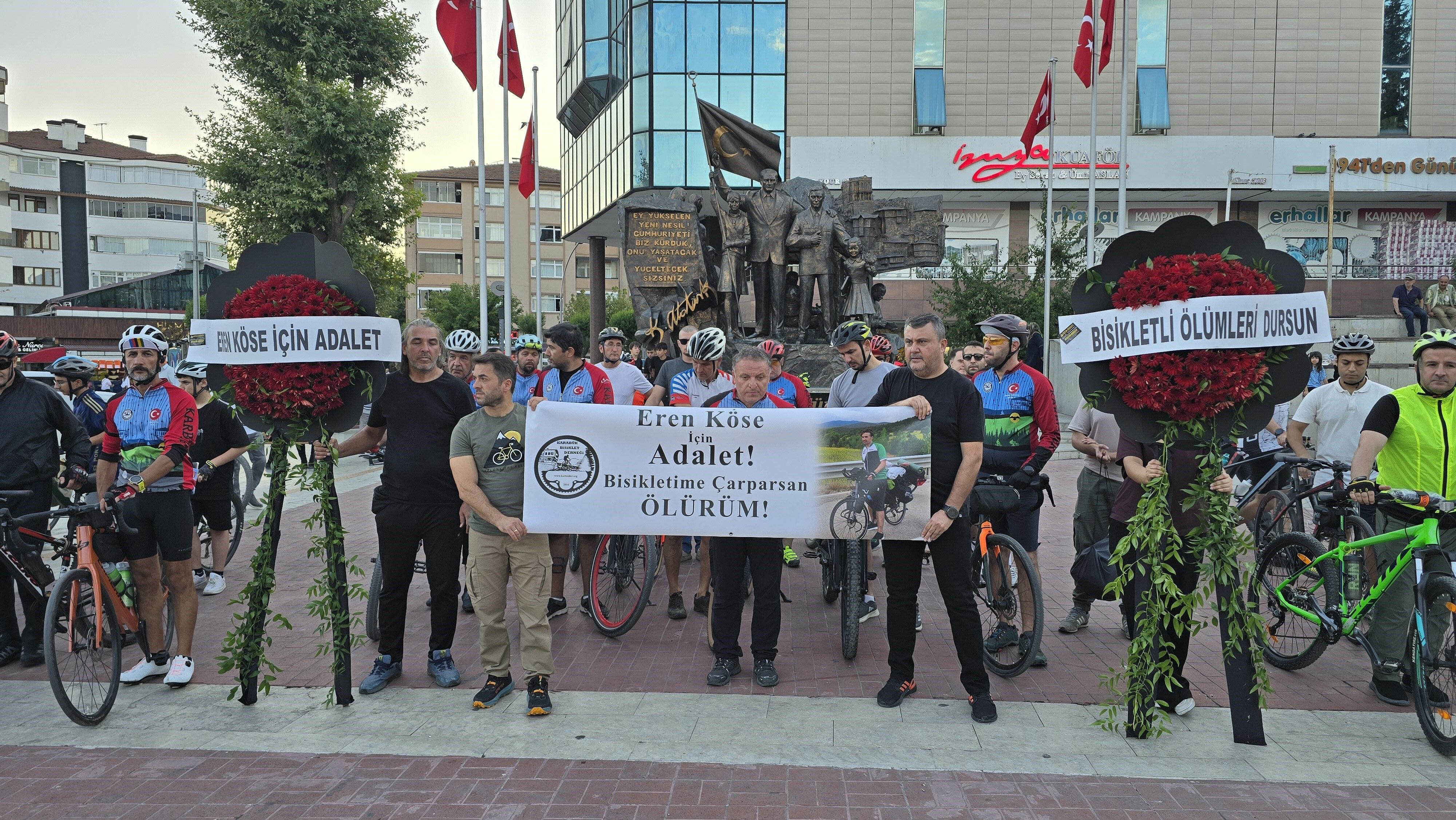 Otomobilin Çarpması Sonucu Hayatını Kaybeden Bisiklet Sürücüsü Eren Köse Anıldı (3)