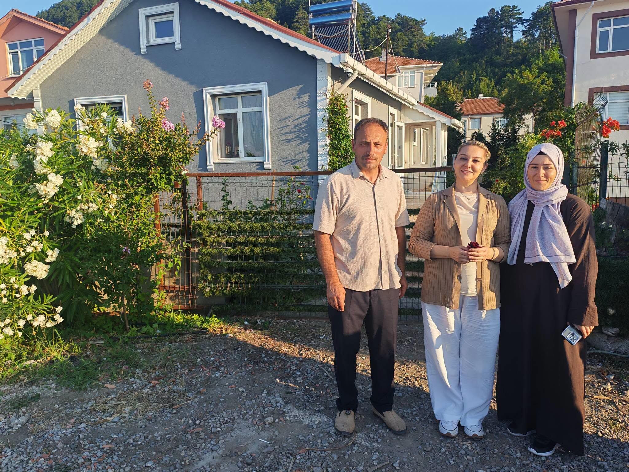 Serap Ekmekci’den Özlüce’ye Anlamlı Ziyaret1