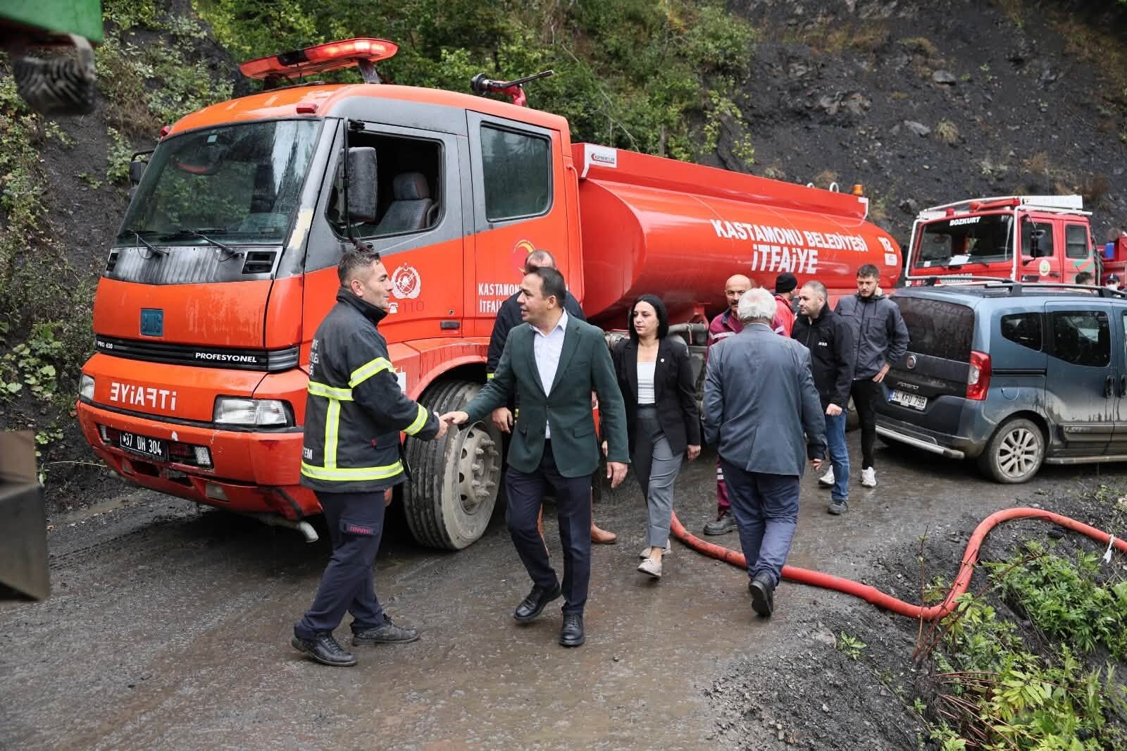 Başkan Baltacı'dan İnebolu'daki Yangın Bölgesine Ziyaret (2)