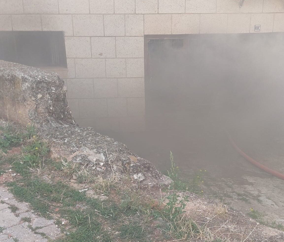 Kastamonu'da Apartman Yangını Ekipler Müdahale Ediyor (1)