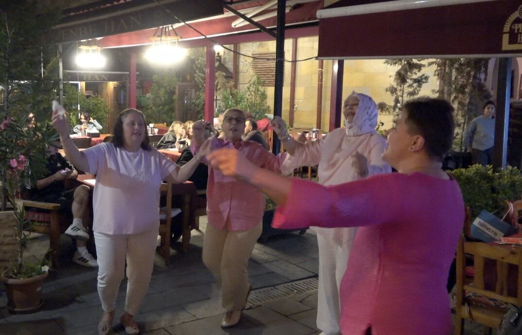Kastamonu’da Dört Arkadaş Meme Kanserini El Ele Yendi (2)