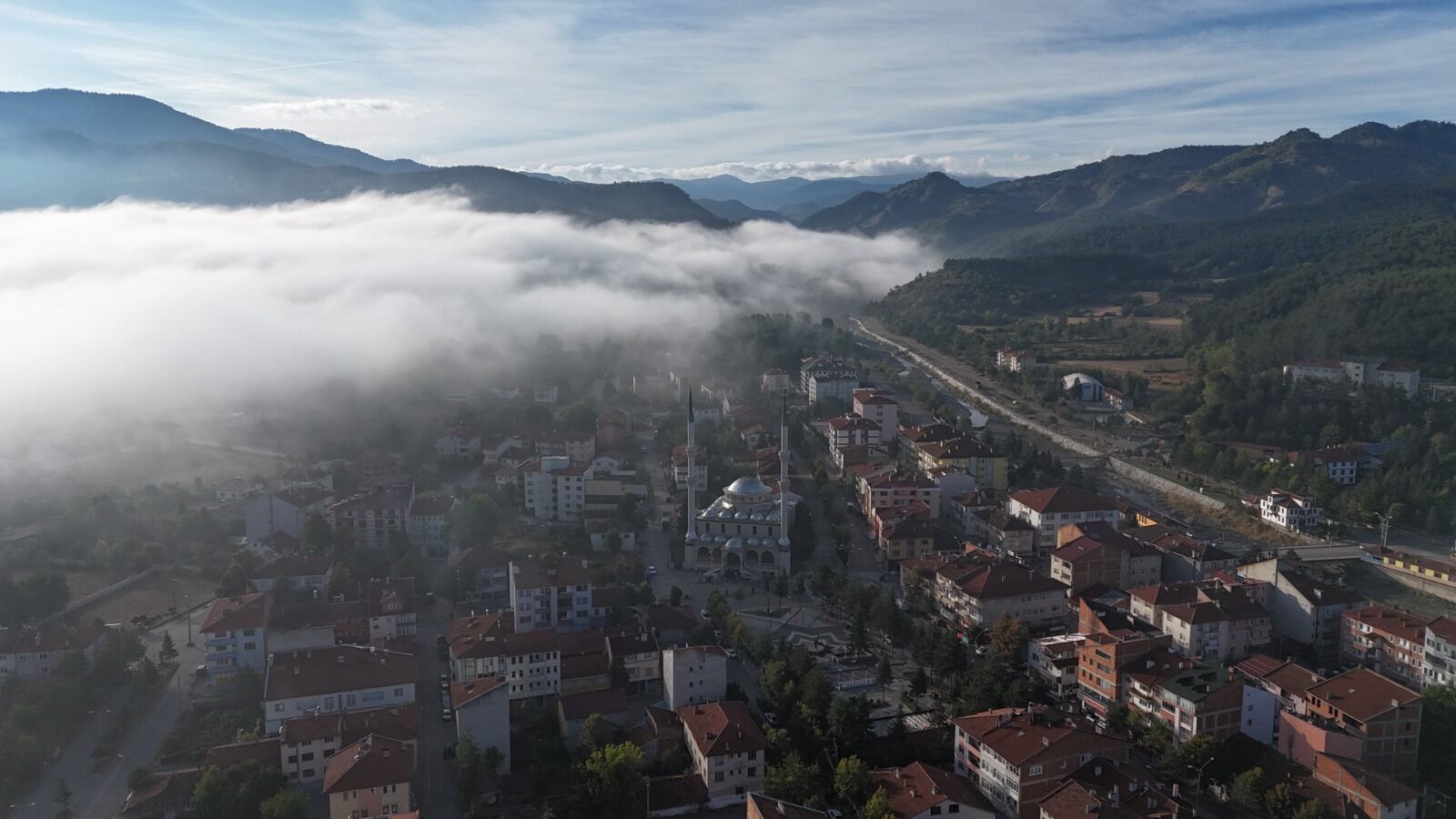 Kastamonu'da Sis Bulutları Kartpostallık Görüntüler Oluşturdu (1)