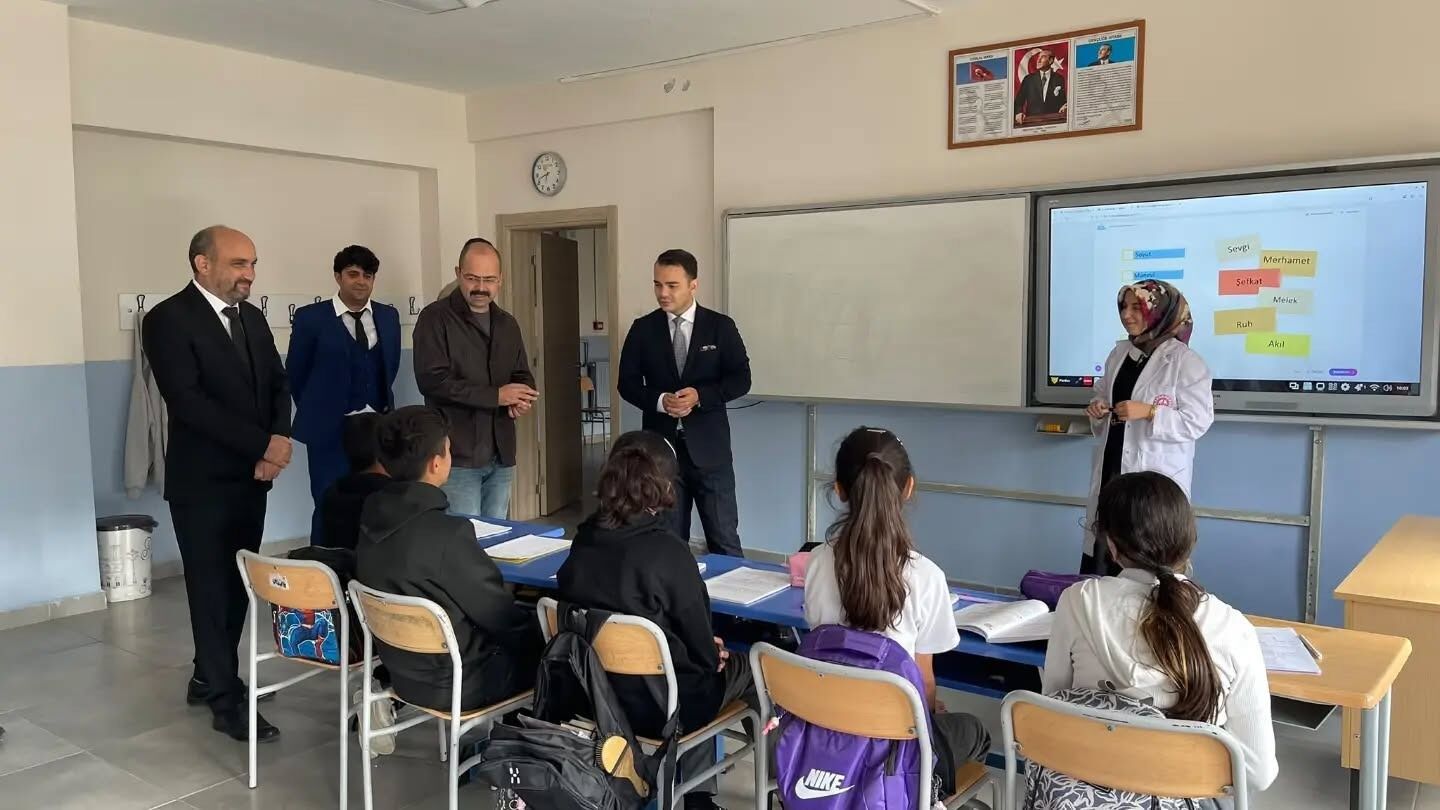 Kaymakam Ve Başkandan Şehit Ailesine Anlamlı Ziyaret (3)