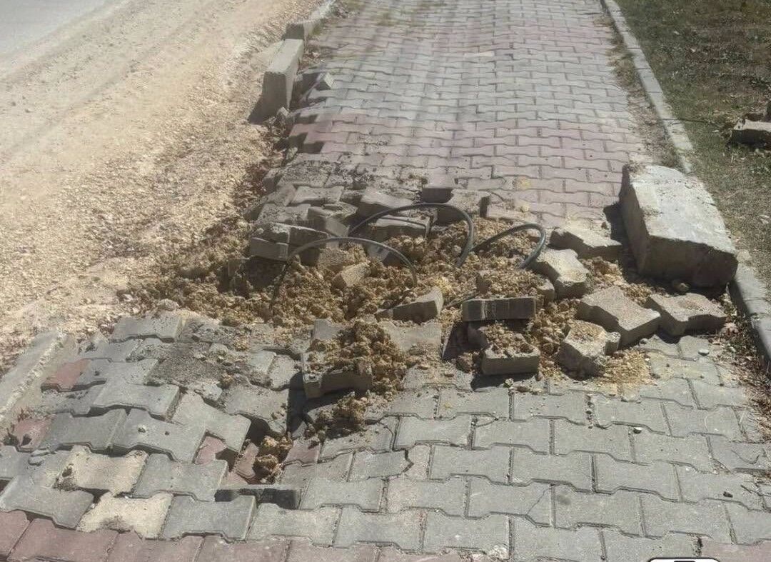Kastamonu'da yol çalışması sonrası kaldırım tepki çekti