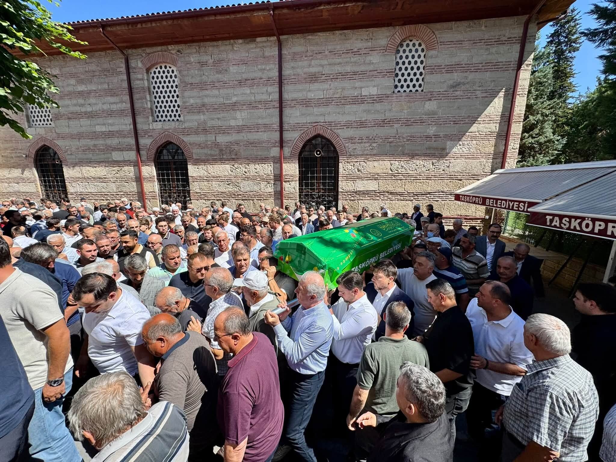 Taşköprü'de Acı Kayıp Nebahat Balcıoğlu Defnedildi (2)