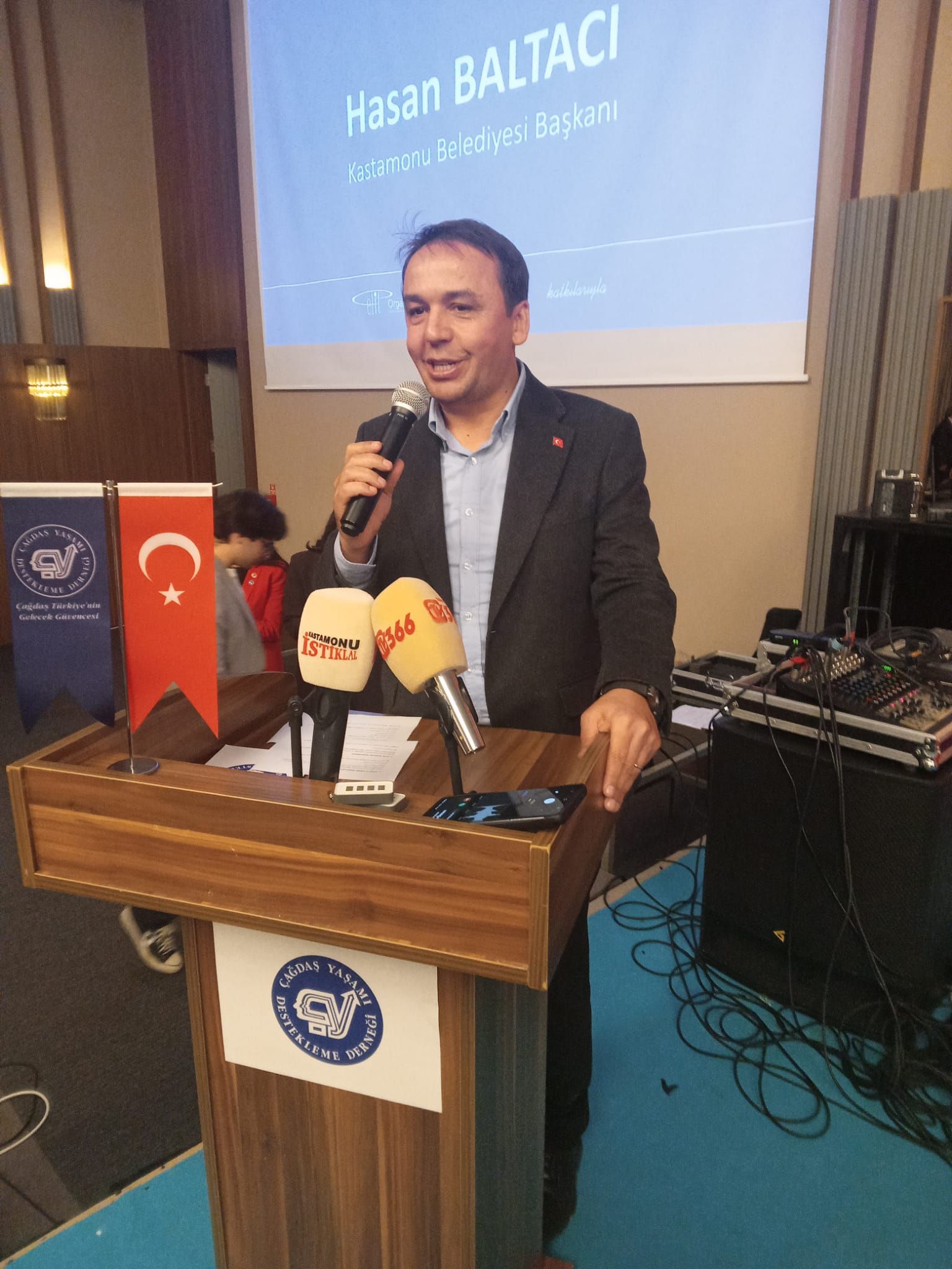 300U Askın Ogrenciye Destek Oldular (2)
