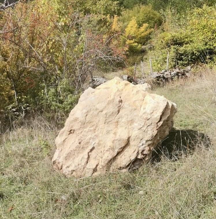 Büyük Kayalar Evlerin Yanına Kadar Ulaştı Yetkililere Çağrı (1)