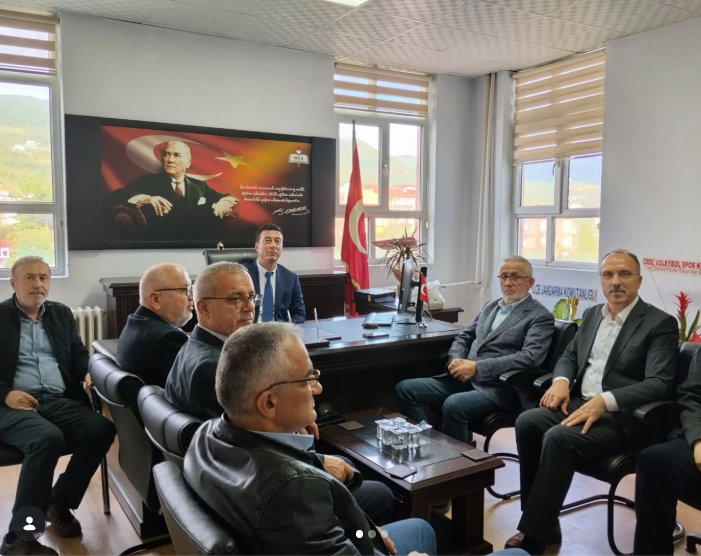 Cide AK Parti'den yeni MEM Müdürüne ziyaret