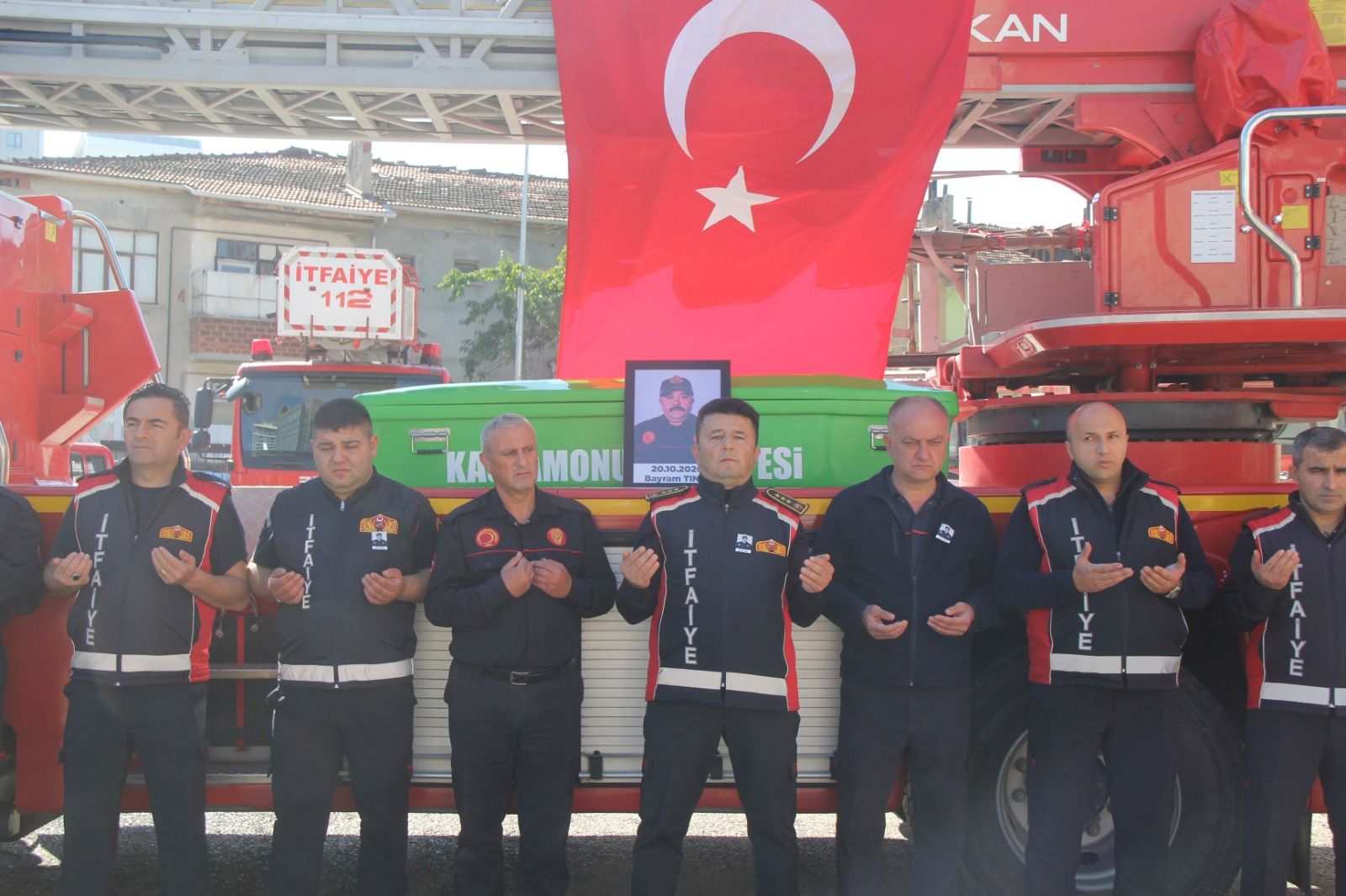 İtfaiye Eri Bayram Tınık Son Yolculuğuna Uğurlandı1