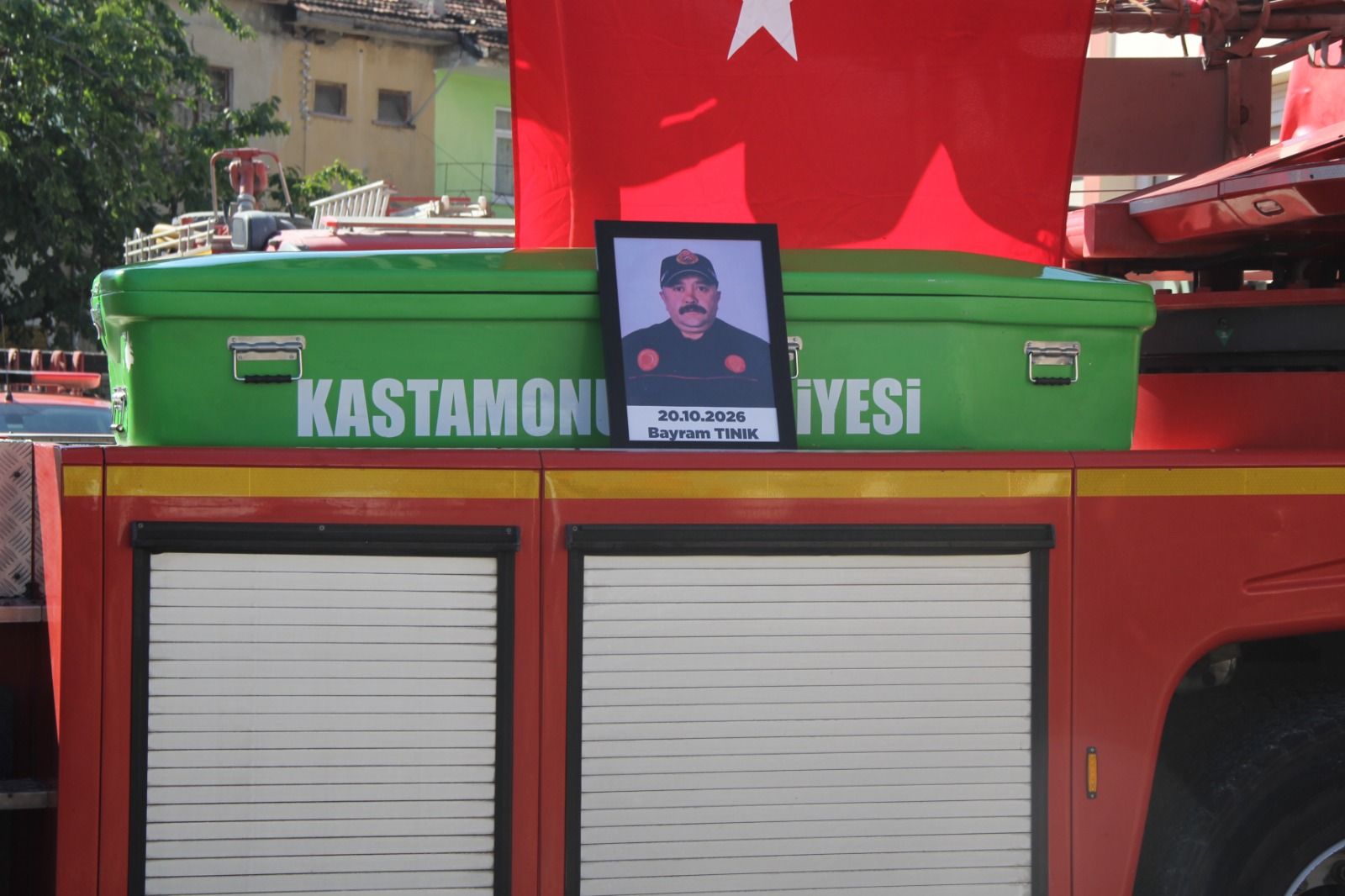 İtfaiye Eri Bayram Tınık Son Yolculuğuna Uğurlandı2
