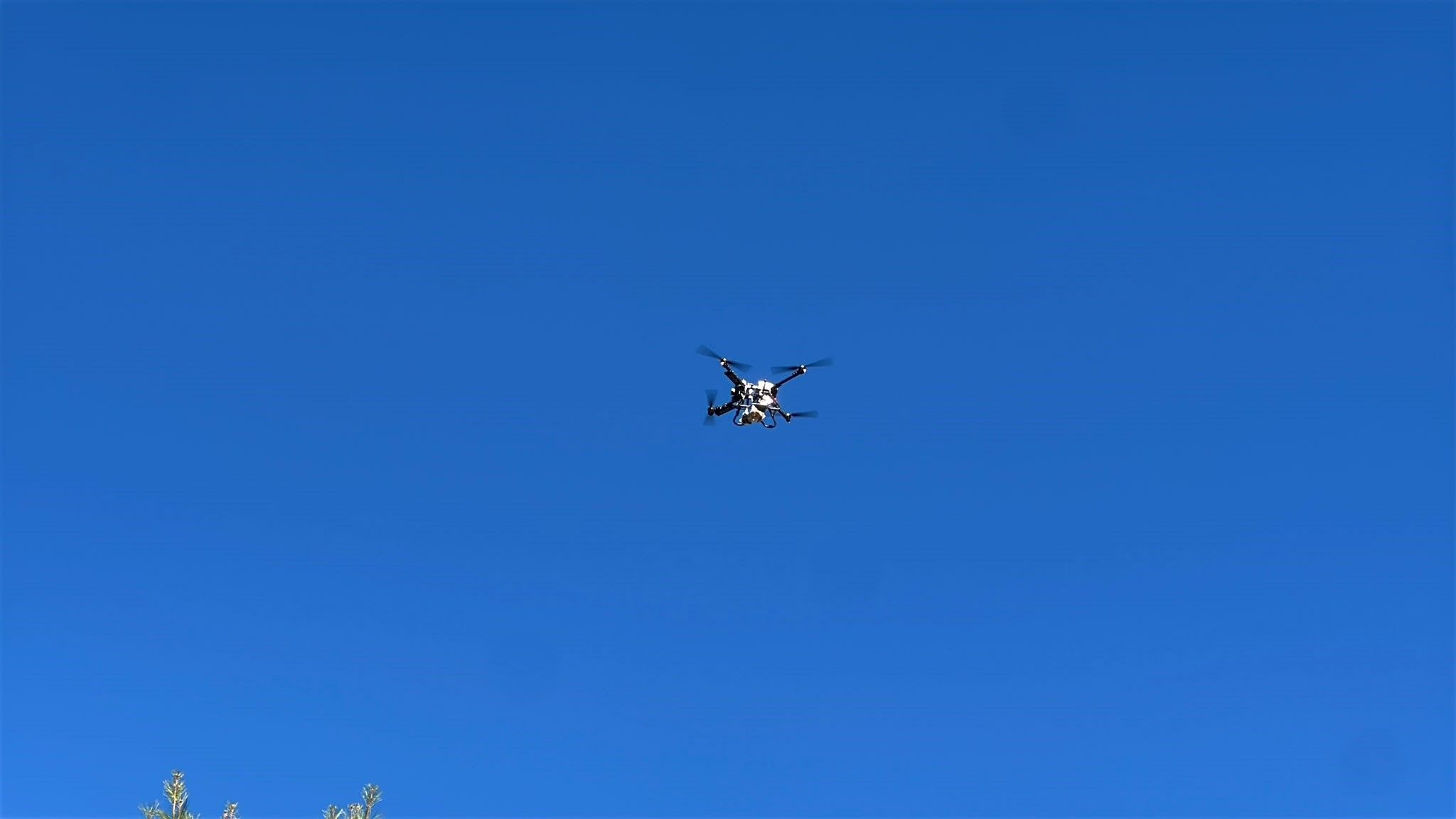 Kanyonda Kalan 10 Kişiye Dev Dronla Erzak Ulaştırılıyor (3)