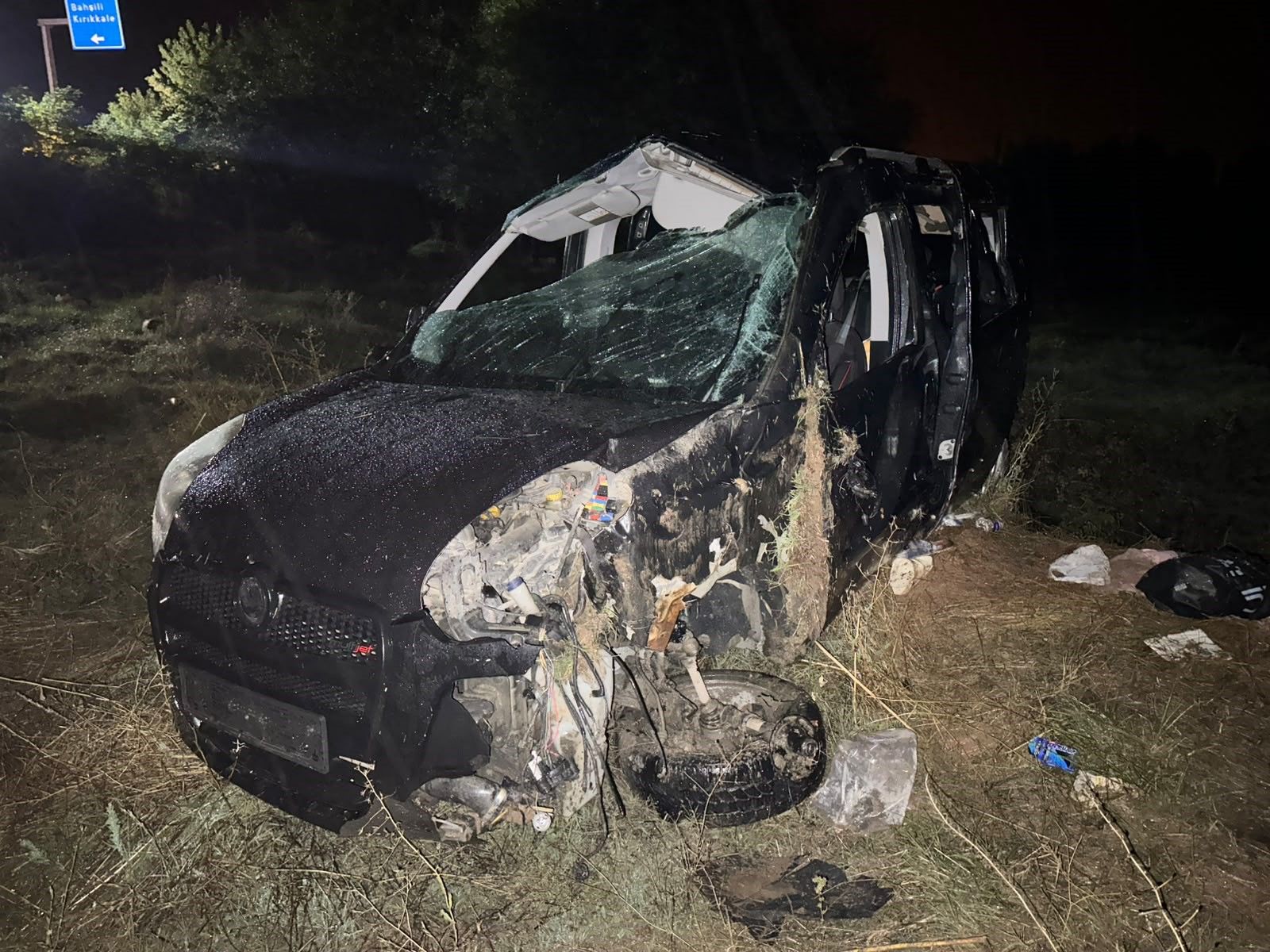 Kastamonu Plakalı Araç Takla Attı 1 Ölü, 4 Yaralı (1)