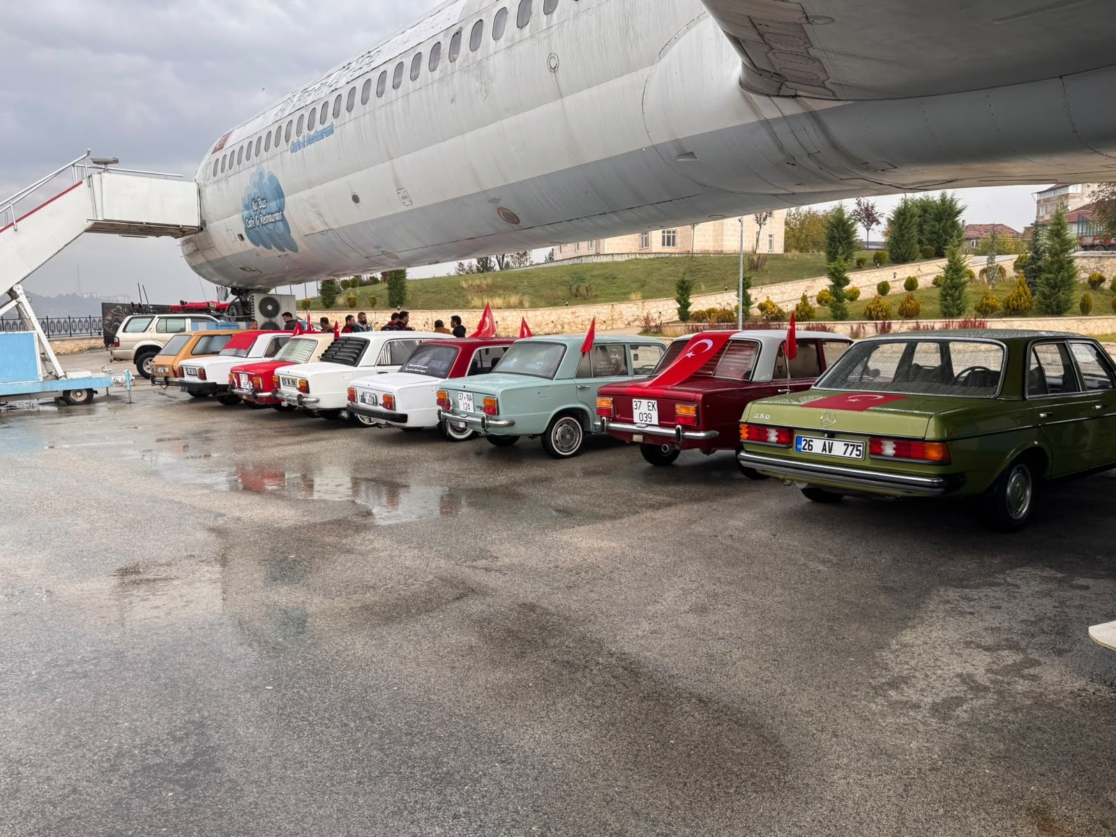 Kastamonu’da Klasik Araçlar Bu Kez Çocuklar Için Yollardaydı2