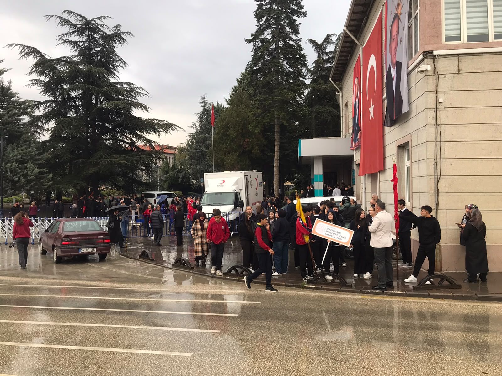 Kastamonu’da Yağmur Nedeniyle 29 Ekim Programı Değişti (3)