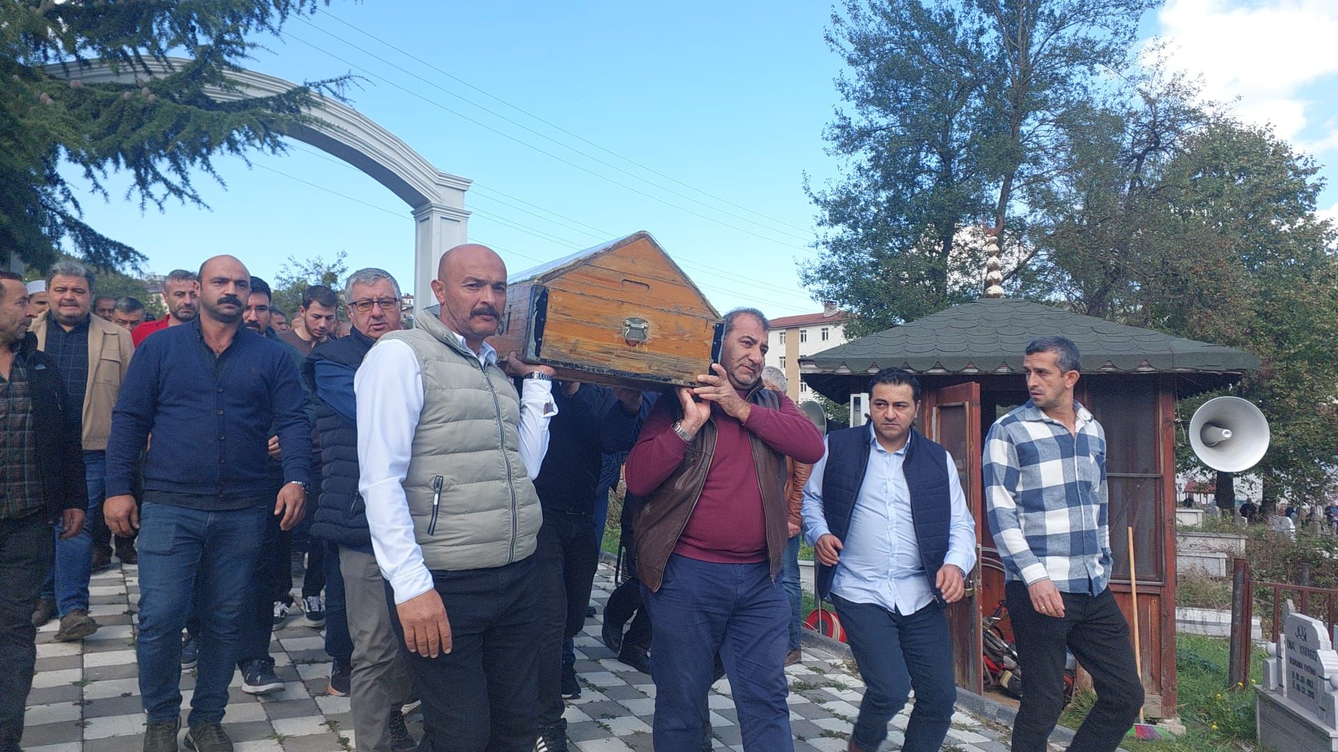 Küre’nin Bilgi Hazinesi Son Yolculuğuna Uğurlandı2