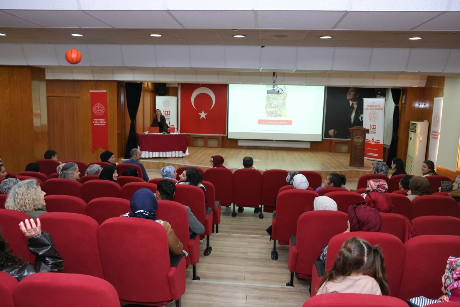 “Maarifin Kalbinde Oyun” Konferansına Velilerden Ilgi1