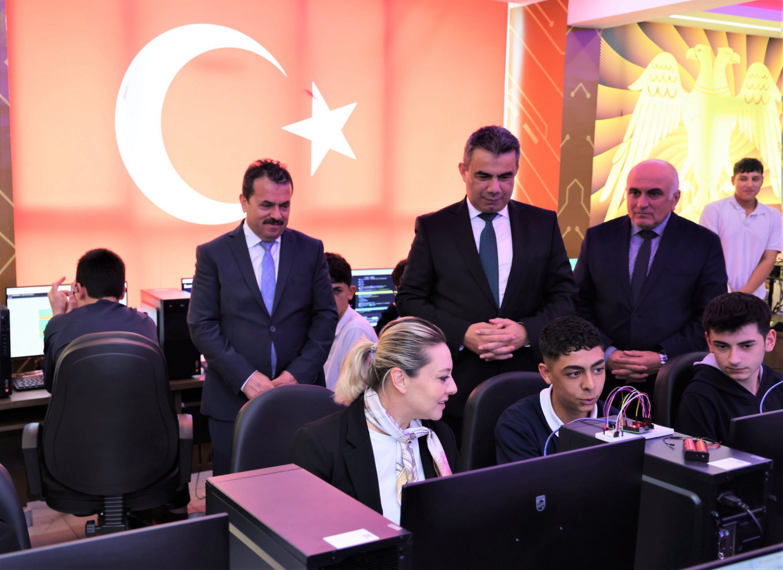Milletvekili Ekmekci Siber Güvenlik Sınıfını Inceledi2