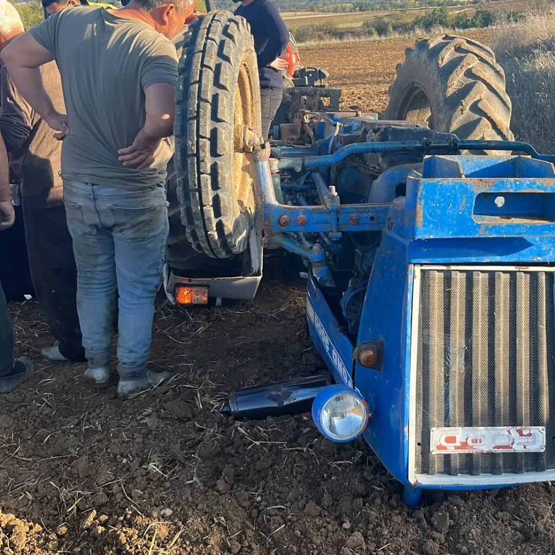 Tarlada Feci Kaza Traktör Devrildi, 1 Yaralı (1)