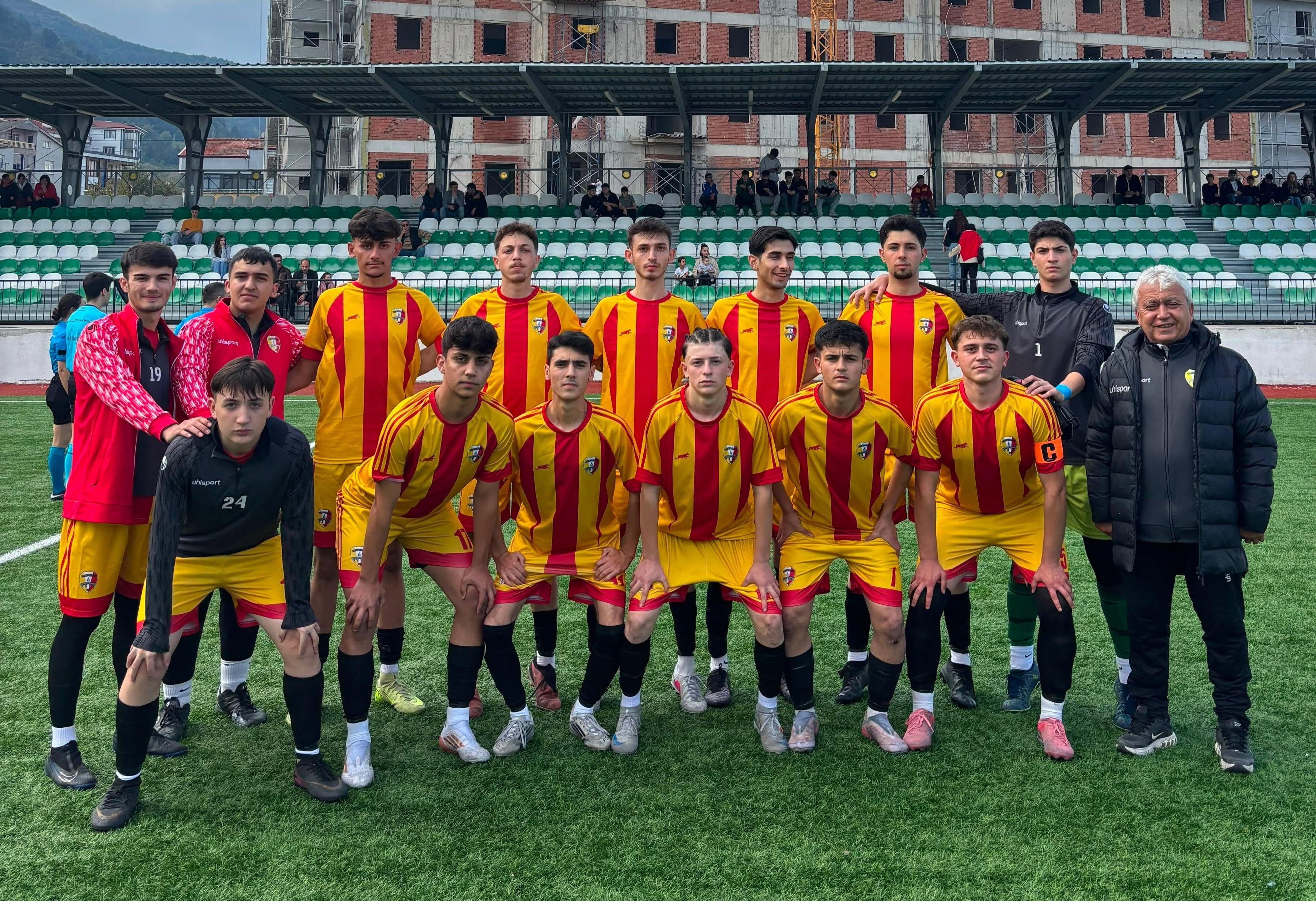 Taskopruspor 4Te 4 Yaptı (1)