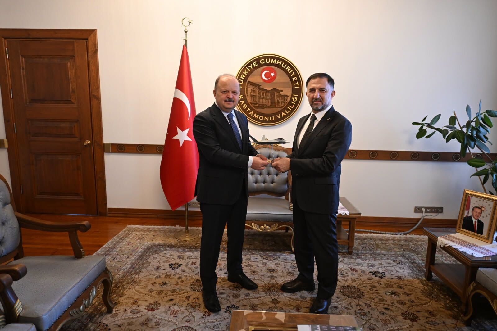 Vali Dallı, Tusaş Genel Müdürü’nü Ağırladı1