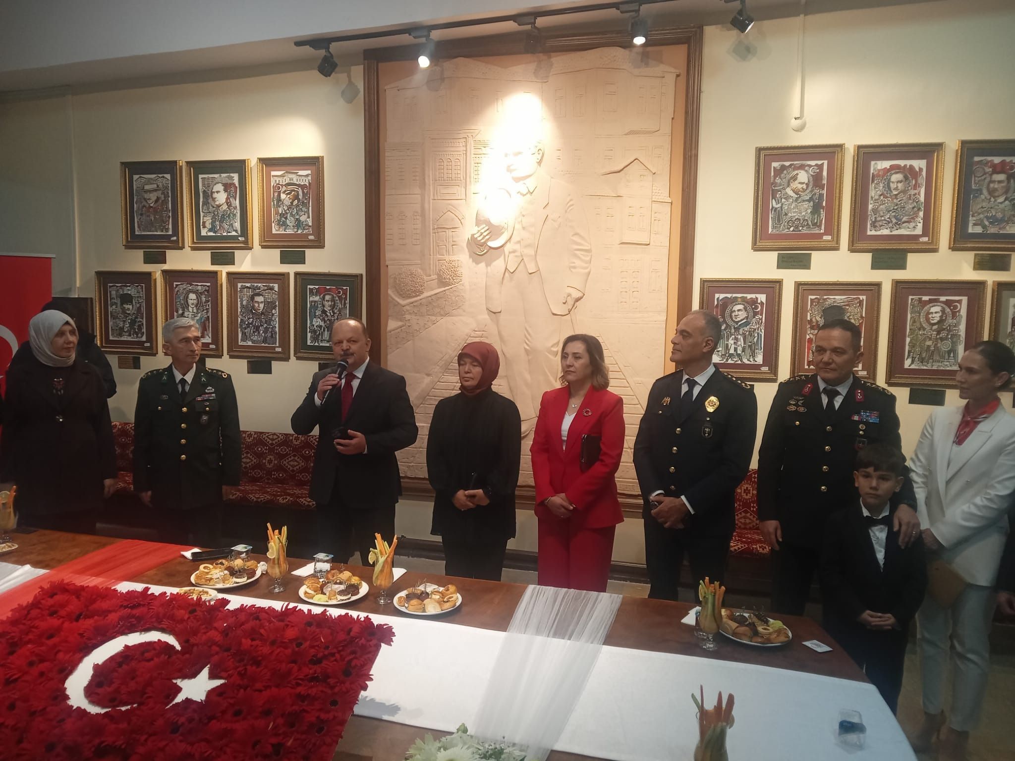 Vali Meftun Dallı'dan Cumhuriyet Bayramı'nda Birlik Mesajı (1)